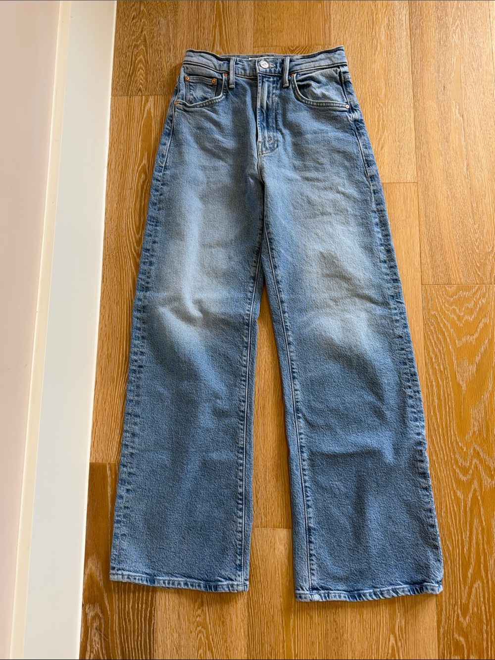 Mother Lil Lasso Sneak Sow Surreal jeans